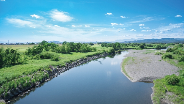 河川や湖沼での導電率測定