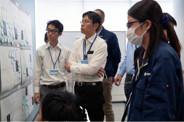ワークショップでWATER it データマネジメントサービスのコンセプトを検討する様子